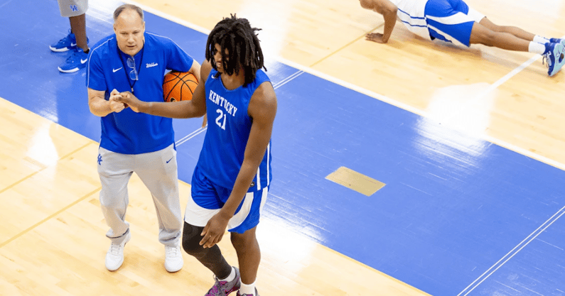 Jayden Quaintance gets shots up at Kentucky basketball practice (Photo via Chet White, UK Athletics)